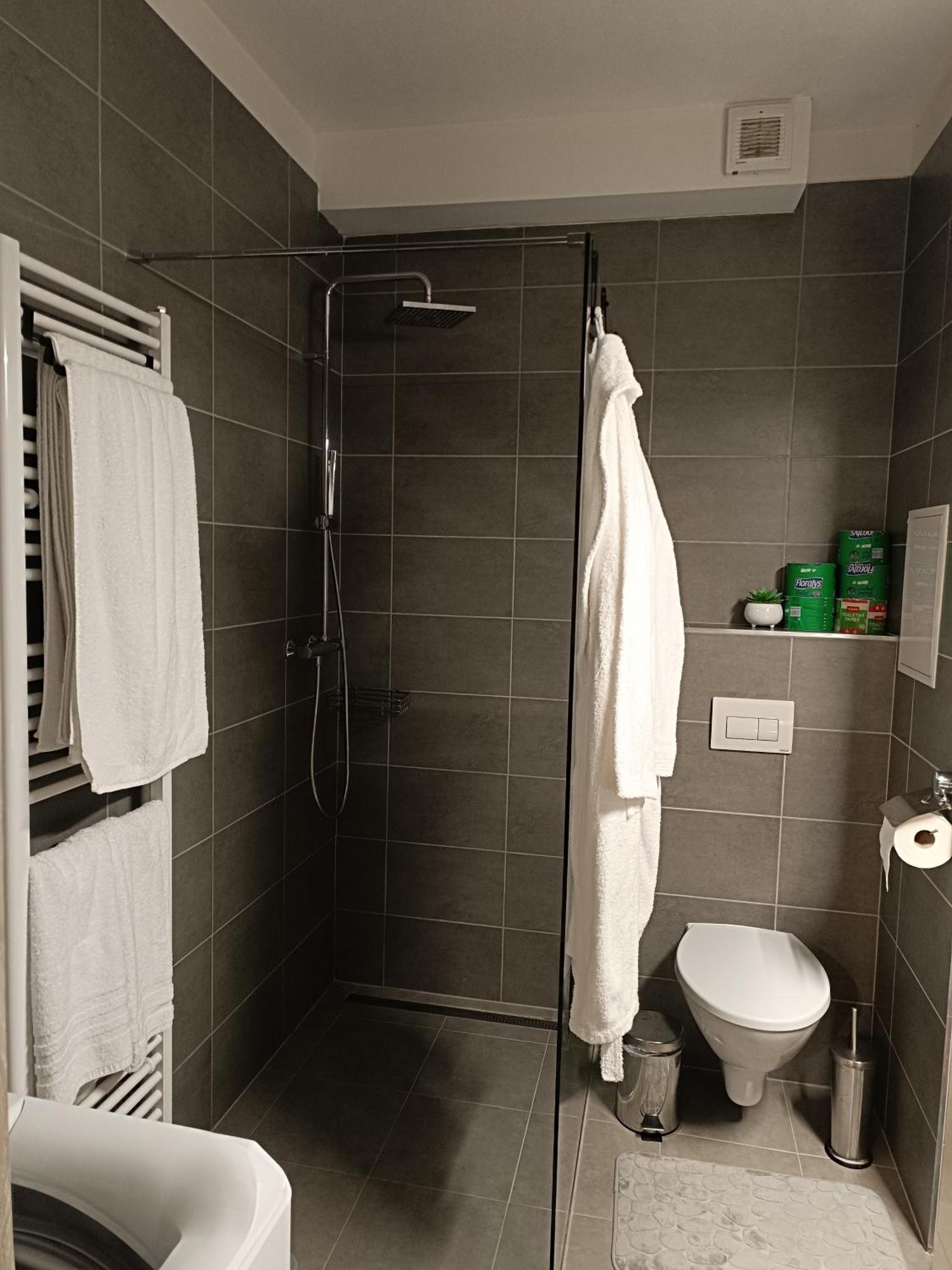Kysucke Nove Mesto Tranquille Inn Apartment מראה חיצוני תמונה